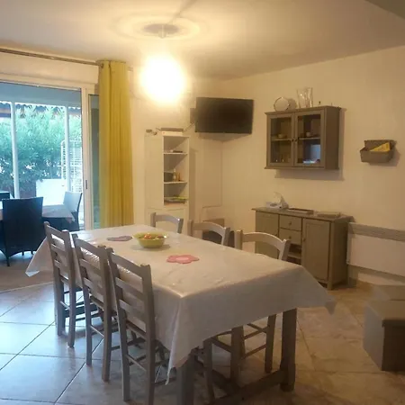 Appartement De 3 Chambres Avec Piscine Partagee Jardin Clos Et Wifi A Oletta A 3 Km De La Plage * Oletta (Corsica)